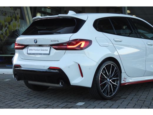 BMW 1 Serie 128ti Automaat / Panoramadak / M Sportstoelen / Achteruitrijcamera / M Sportonderstel /  Adaptiev... ActivLease financial lease