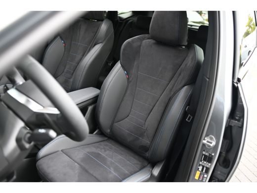 BMW 2 Serie 225e xDrive High Executive M Sport Automaat / Panoramadak / Trekhaak / Sportstoelen / M Adaptief ... ActivLease financial lease