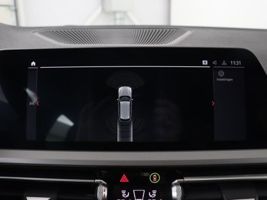 BMW 3 Serie 318i Executive Edition | Adaptive cruise | Leder | Stoel & stuurverwarming | Carplay | Harman/Kar... ActivLease financial lease
