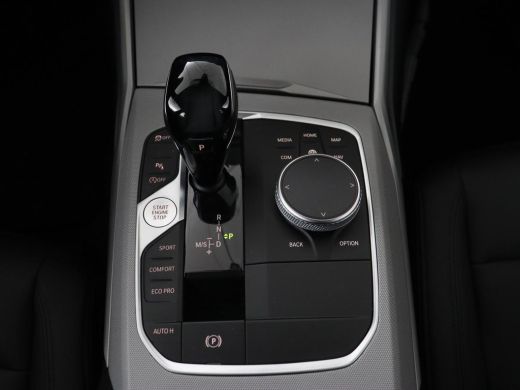 BMW 3 Serie 318i Executive Edition | Adaptive cruise | Leder | Stoel & stuurverwarming | Carplay | Harman/Kar... ActivLease financial lease