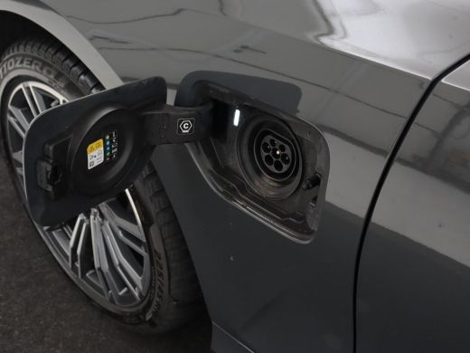 BMW 3 Serie 320e M Sport | Leder | Adaptive cruise | Stoelverwarming | Camera | Keyless | Carplay | Sportstoe... ActivLease financial lease