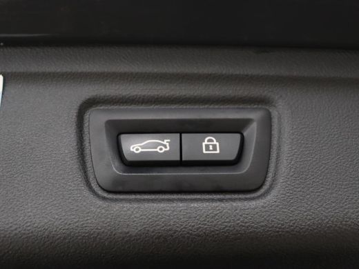 BMW 3 Serie 320e M Sport | Leder | Adaptive cruise | Stoelverwarming | Camera | Keyless | Carplay | Sportstoe... ActivLease financial lease