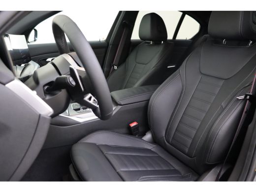 BMW 3 Serie 330e M Sport Automaat / Schuif-kanteldak / Trekhaak / Sportstoelen / Stuurverwarming / Comfort Ac... ActivLease financial lease