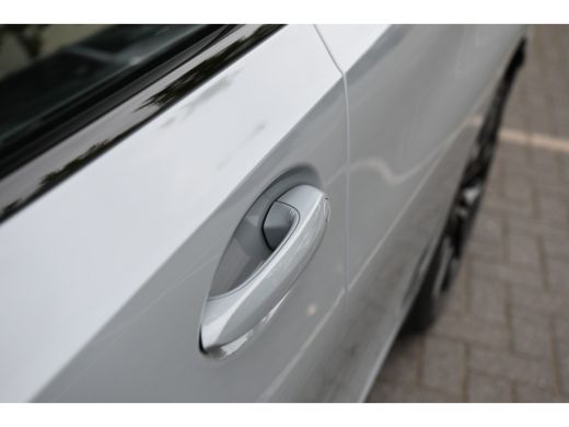 BMW 3 Serie Touring 330e High Executive M Sport Automaat / Panoramadak / Trekhaak / Sportstoelen / Comfort Ac... ActivLease financial lease