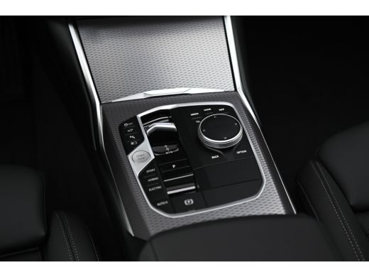 BMW 3 Serie Touring 330e High Executive M Sport Automaat / Panoramadak / Trekhaak / Sportstoelen / Comfort Ac... ActivLease financial lease