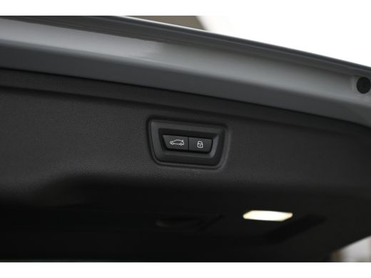 BMW 3 Serie Touring 330e High Executive M Sport Automaat / Panoramadak / Trekhaak / Sportstoelen / Comfort Ac... ActivLease financial lease