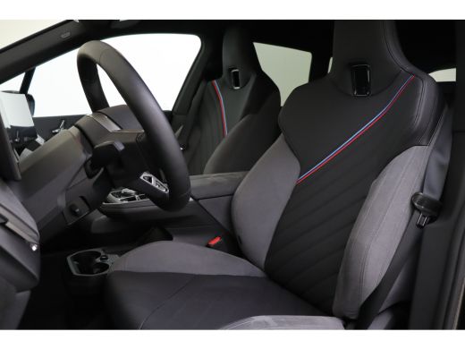 BMW iX xDrive45 M Sport / Soft-Close / Stoelventilatie / Adaptief onderstel / Comfort Access / Adaptieve... ActivLease financial lease