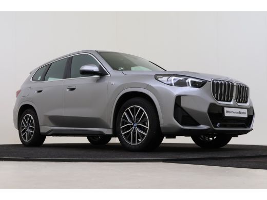 BMW iX1 xDrive30 M Sport Automaat / Sportstoelen / Achteruitrijcamera / M Adaptief onderstel / Comfort Ac... ActivLease financial lease
