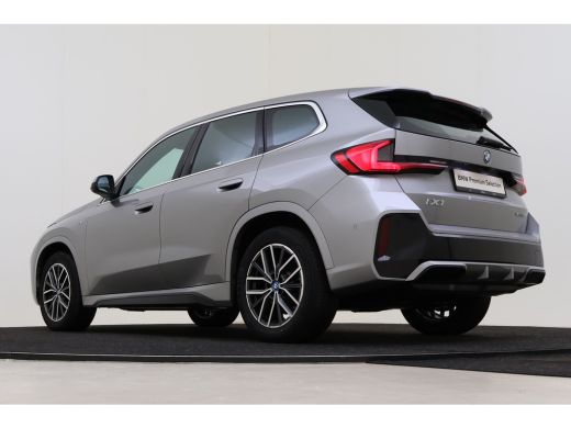 BMW iX1 xDrive30 M Sport Automaat / Sportstoelen / Achteruitrijcamera / M Adaptief onderstel / Comfort Ac... ActivLease financial lease