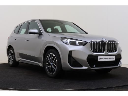 BMW iX1 xDrive30 M Sport Automaat / Sportstoelen / Achteruitrijcamera / M Adaptief onderstel / Comfort Ac... ActivLease financial lease