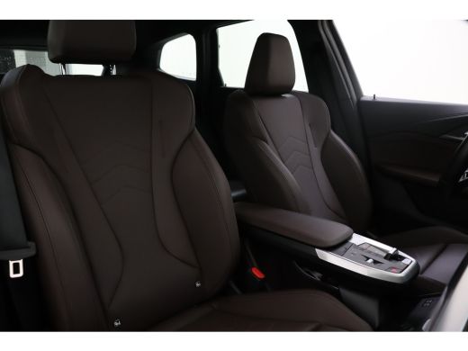 BMW iX1 xDrive30 M Sport Automaat / Sportstoelen / Achteruitrijcamera / M Adaptief onderstel / Comfort Ac... ActivLease financial lease