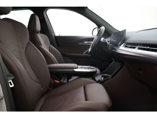 BMW iX1 xDrive30 M Sport Automaat / Sportstoelen / Achteruitrijcamera / M Adaptief onderstel / Comfort Ac... ActivLease financial lease