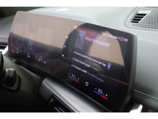 BMW iX1 xDrive30 M Sport Automaat / Sportstoelen / Achteruitrijcamera / M Adaptief onderstel / Comfort Ac... ActivLease financial lease