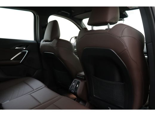 BMW iX1 xDrive30 M Sport Automaat / Sportstoelen / Achteruitrijcamera / M Adaptief onderstel / Comfort Ac... ActivLease financial lease