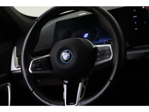 BMW iX1 xDrive30 M Sport Automaat / Sportstoelen / Achteruitrijcamera / M Adaptief onderstel / Comfort Ac... ActivLease financial lease