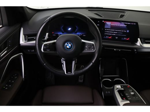 BMW iX1 xDrive30 M Sport Automaat / Sportstoelen / Achteruitrijcamera / M Adaptief onderstel / Comfort Ac... ActivLease financial lease
