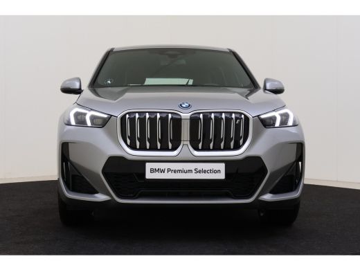 BMW iX1 xDrive30 M Sport Automaat / Sportstoelen / Achteruitrijcamera / M Adaptief onderstel / Comfort Ac... ActivLease financial lease