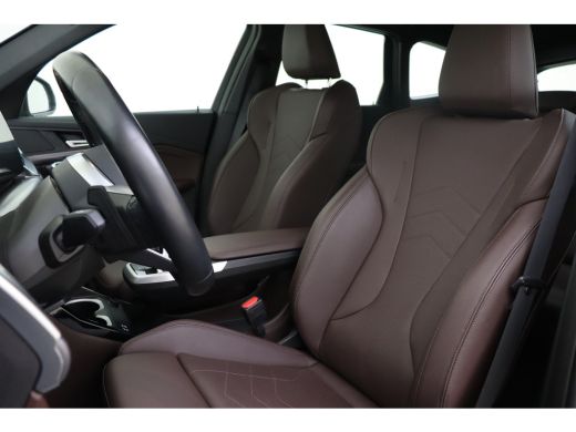 BMW iX1 xDrive30 M Sport Automaat / Sportstoelen / Achteruitrijcamera / M Adaptief onderstel / Comfort Ac... ActivLease financial lease