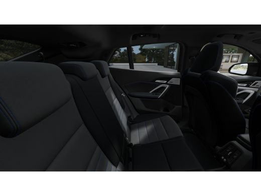 BMW iX2 eDrive20 High Executive M Sport / Panoramadak / Trekhaak / Sportstoelen / M Adaptief onderstel / ... ActivLease financial lease