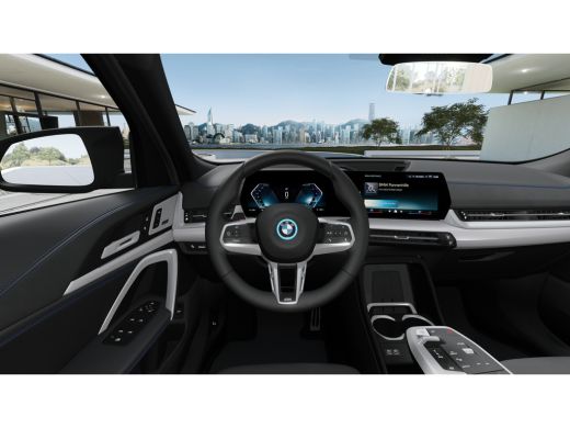 BMW iX2 eDrive20 High Executive M Sport / Panoramadak / Trekhaak / Sportstoelen / M Adaptief onderstel / ... ActivLease financial lease