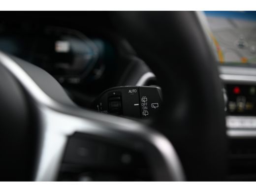 BMW iX3 High Executive / Panoramadak / Adaptief onderstel / Laserlight / Stuurverwarming / Comfort Access... ActivLease financial lease