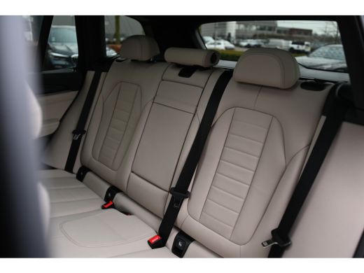 BMW iX3 High Executive / Panoramadak / Adaptief onderstel / Laserlight / Stuurverwarming / Comfort Access... ActivLease financial lease