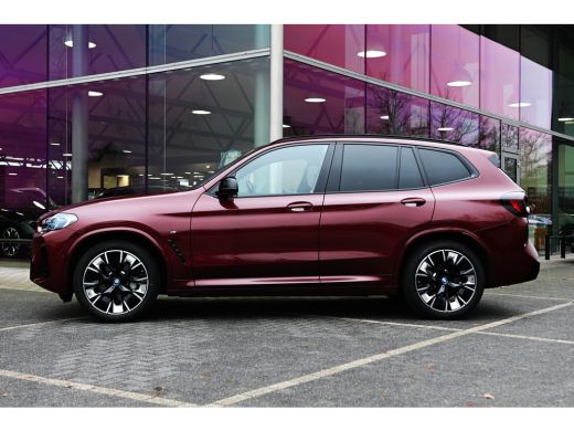 BMW iX3 High Executive / Panoramadak / Adaptief onderstel / Laserlight / Stuurverwarming / Comfort Access... ActivLease financial lease