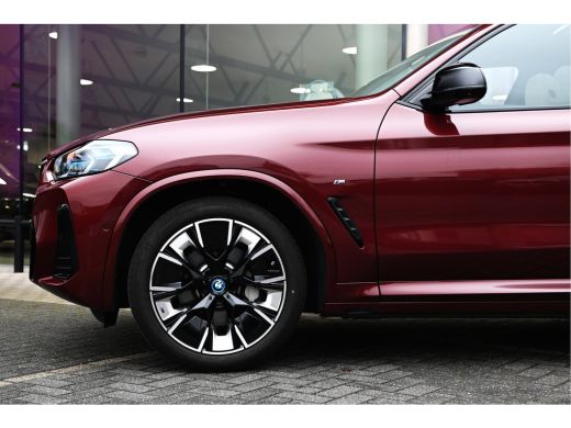 BMW iX3 High Executive / Panoramadak / Adaptief onderstel / Laserlight / Stuurverwarming / Comfort Access... ActivLease financial lease