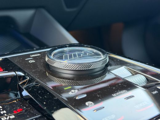 BMW M5 Touring M5 Mat-Keramisch-M Drivers Pack-Pano-Trekhaak-21" ActivLease financial lease