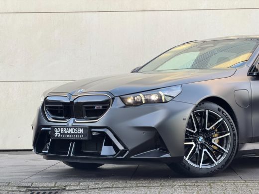 BMW M5 Touring M5 Mat-Keramisch-M Drivers Pack-Pano-Trekhaak-21" ActivLease financial lease