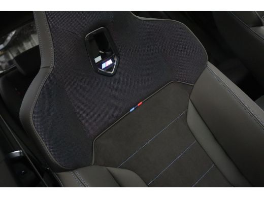 BMW X1 M35i High Executive Automaat / Panoramadak / M Sportstoelen / M adaptief onderstel / Stuurverwarm... ActivLease financial lease