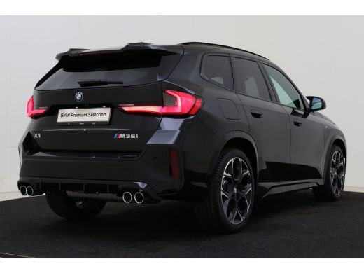 BMW X1 M35i High Executive Automaat / Panoramadak / M Sportstoelen / M adaptief onderstel / Stuurverwarm... ActivLease financial lease