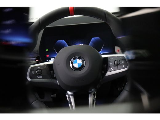 BMW X1 M35i High Executive Automaat / Panoramadak / M Sportstoelen / M adaptief onderstel / Stuurverwarm... ActivLease financial lease