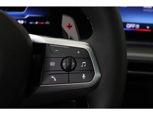 BMW X1 M35i High Executive Automaat / Panoramadak / M Sportstoelen / M adaptief onderstel / Stuurverwarm... ActivLease financial lease