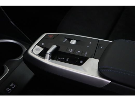 BMW X1 M35i High Executive Automaat / Panoramadak / M Sportstoelen / M adaptief onderstel / Stuurverwarm... ActivLease financial lease