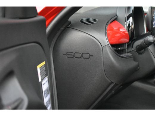 Fiat 600 RED 54kWh 3 Fase 156pk 96%SOH! | Navigatie by App | Parkeersensoren | Full-LED | Airco | Cruise C... ActivLease financial lease