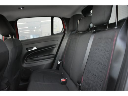 Fiat 600 RED 54kWh 3 Fase 156pk 96%SOH! | Navigatie by App | Parkeersensoren | Full-LED | Airco | Cruise C... ActivLease financial lease