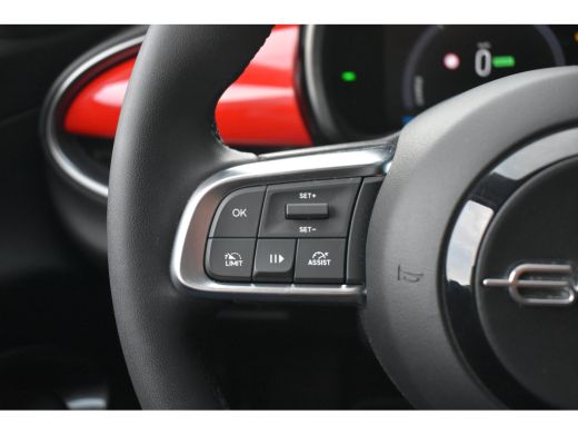 Fiat 600 RED 54kWh 3 Fase 156pk 96%SOH! | Navigatie by App | Parkeersensoren | Full-LED | Airco | Cruise C... ActivLease financial lease