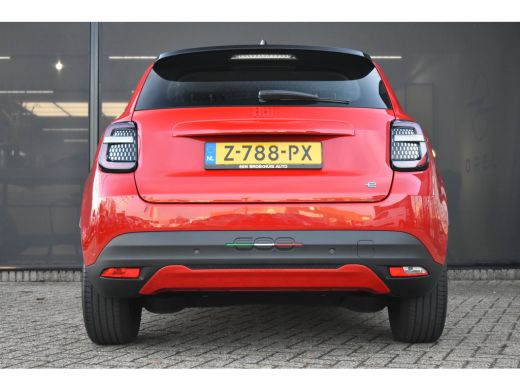 Fiat 600 RED 54kWh 3 Fase 156pk 96%SOH! | Navigatie by App | Parkeersensoren | Full-LED | Airco | Cruise C... ActivLease financial lease
