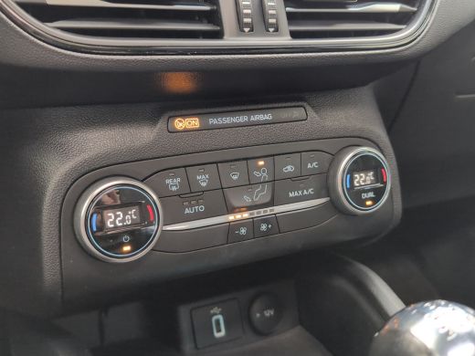 Ford Focus 1.0 ST Line | Trekhaak | Pano | Cruise Control | Carplay | Climate Control ActivLease financial lease