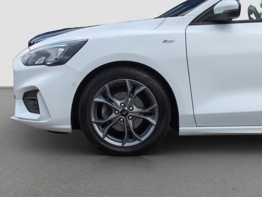 Ford Focus 1.0 ST Line | Trekhaak | Pano | Cruise Control | Carplay | Climate Control ActivLease financial lease