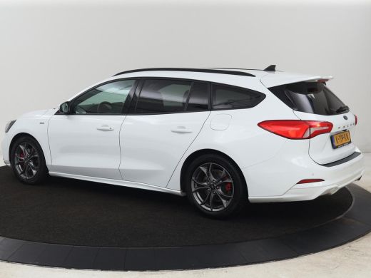 Ford Focus 1.5 EcoBoost ST Line X | Trekhaak | Adaptive cruise | Camera | Carplay | Digital Cockpit | Keyles... ActivLease financial lease