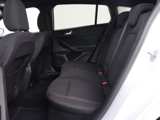 Ford Focus 1.5 EcoBoost ST Line X | Trekhaak | Adaptive cruise | Camera | Carplay | Digital Cockpit | Keyles... ActivLease financial lease