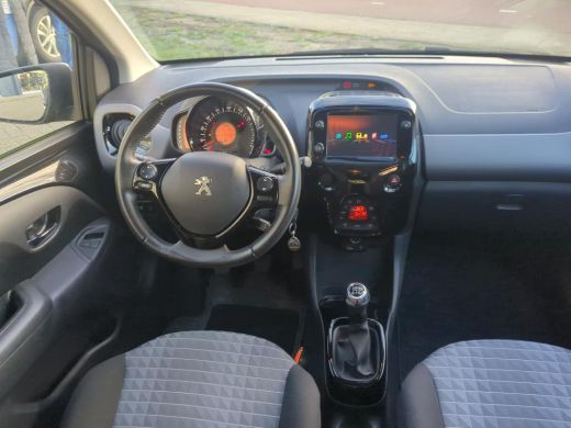 Peugeot 108 1.0 e-VTi Allure | Navi by app | Climate control | Camera | LED | Mistlampen | Lichtmetaal | 41.5... ActivLease financial lease