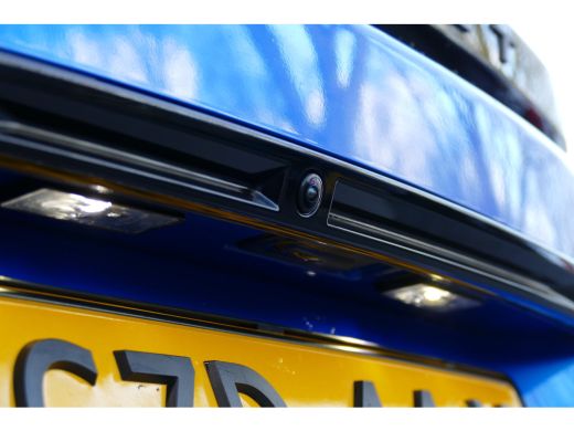 Peugeot 2008 1.2 HYBRID 136PK GT AUTOMAAT / NAVI / CLIMA / PDC / 17"LMV / CAMERA V+A / KEYLESS / FULL-LED / BL... ActivLease financial lease