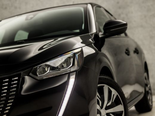 Peugeot 208 1.2 PureTech Sport (APPLE CARPLAY, GROOT NAVI, PARKEERSENSOREN, SPORTSTOELEN, CRUISE, LED KOPLAMP... ActivLease financial lease