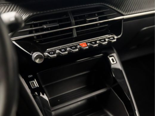 Peugeot 208 1.2 PureTech Sport (APPLE CARPLAY, GROOT NAVI, PARKEERSENSOREN, SPORTSTOELEN, CRUISE, LED KOPLAMP... ActivLease financial lease