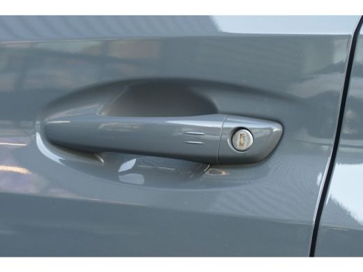 Peugeot 208 HYBRID 100PK 5-DRS GT AUTOMAAT / NAVI / CLIMA / PDC / 17"LMV / CAMERA / PANO.DAK / KEYLESS / FULL... ActivLease financial lease