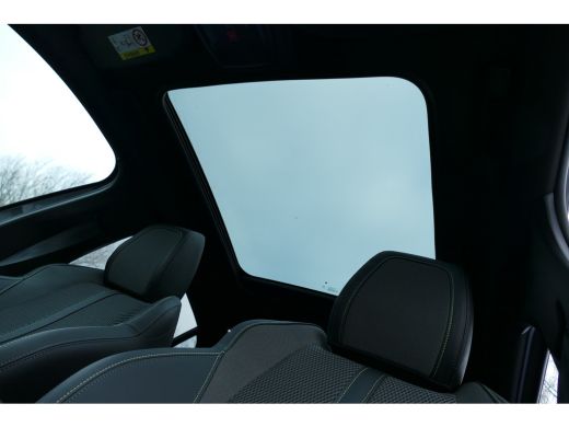 Peugeot 208 HYBRID 100PK 5-DRS GT AUTOMAAT / NAVI / CLIMA / PDC / 17"LMV / CAMERA / PANO.DAK / KEYLESS / FULL... ActivLease financial lease