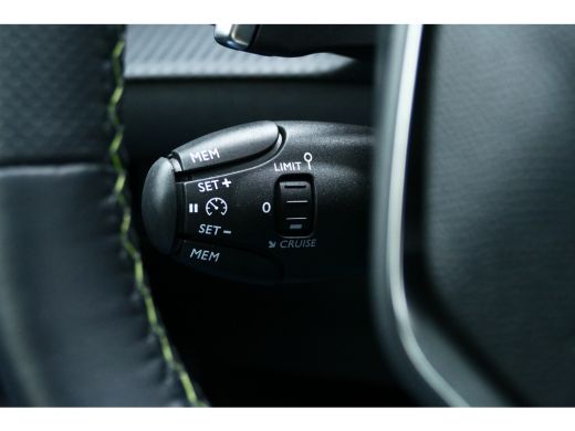 Peugeot 208 HYBRID 100PK 5-DRS GT AUTOMAAT / NAVI / CLIMA / PDC / 17"LMV / CAMERA / PANO.DAK / KEYLESS / FULL... ActivLease financial lease